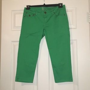Green capris
